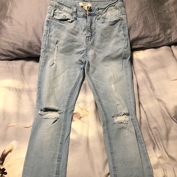 FREE W/PURCHASE!!! Only worn once! F21 Jeans - Picture 3 of 3